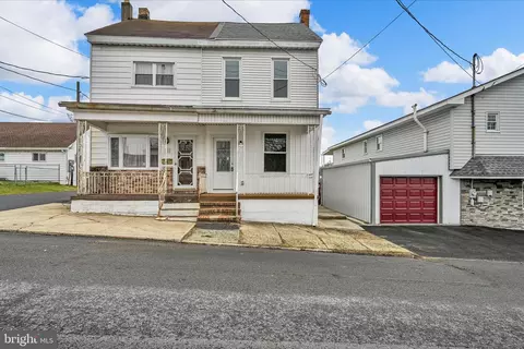 120 E Chestnut St, Frackville, PA 17931