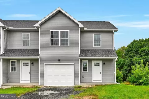 1336 Seneca St, Pottsville, PA 17901