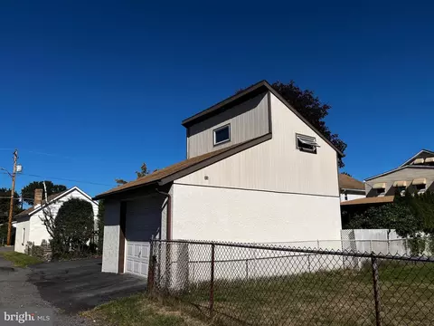 110 E 112 E Grant St, Mcadoo, PA 18237 photo 6