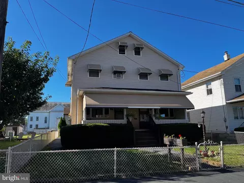 110 E 112 E Grant St, Mcadoo, PA 18237 photo 2
