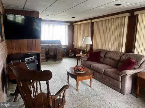 110 E 112 E Grant St, Mcadoo, PA 18237 photo 22