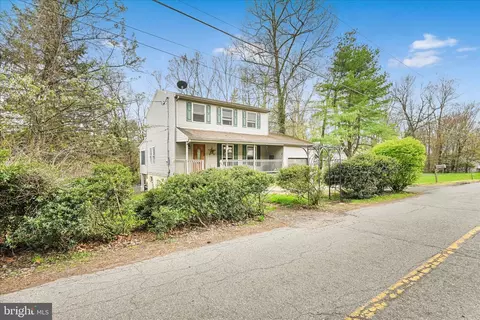 35 Hillside Rd, Pottsville, PA 17901