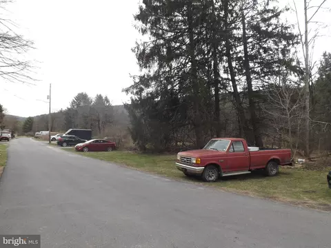 359 Valley St, Mary D, PA 17952