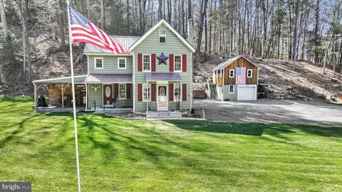 132 Geary Wolfe Rd, Pine Grove, PA 17963