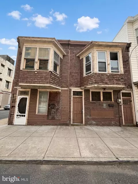 26 W 28 W Market St, Mahanoy City, PA 17948