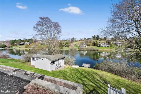 457 Wynonah Dr, Auburn, PA 17922