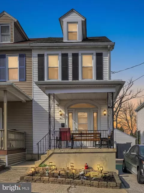 9 N 22nd St, Pottsville, PA 17901