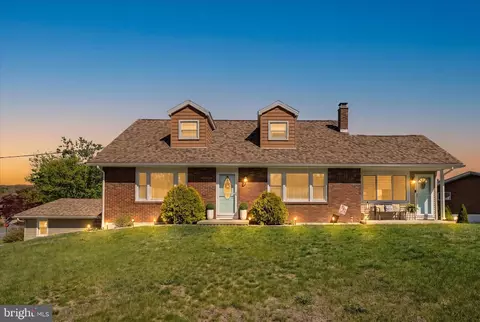 915 Elizabeth Dr, Orwigsburg, PA 17961