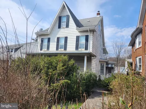503 E 505 E Broad St, Tamaqua, PA 18252
