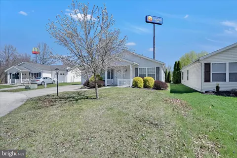 855 Trestle Ct, Pine Grove, PA 17963