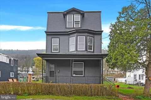 26 Main St, Port Carbon, PA 17965
