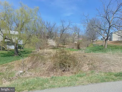 1126 W Wynonah Dr, Auburn, PA 17922