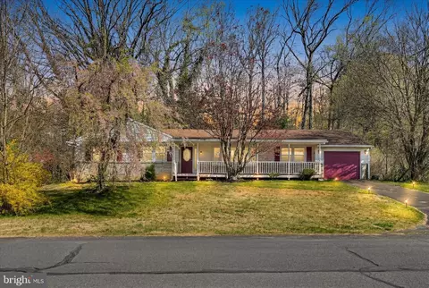 515 Pine Hill Dr, Pine Grove, PA 17963