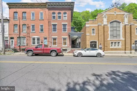 914 W Market St, Pottsville, PA 17901