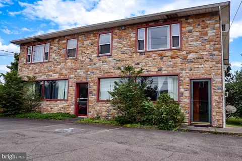 301 W Main St, Valley View, PA 17983