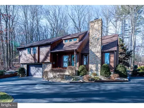 31 Harvey Dr, Pine Grove, PA 17963