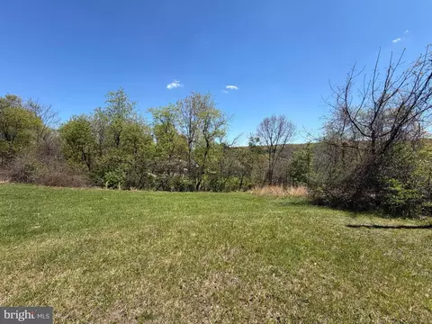 890 Red Oak Cv, Auburn, PA 17922