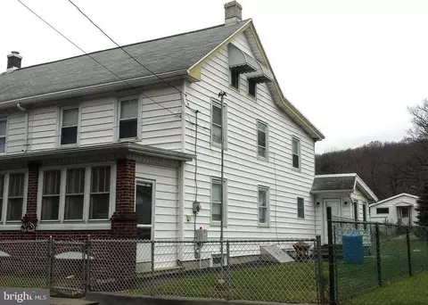 17 High Rd, Pottsville, PA 17901