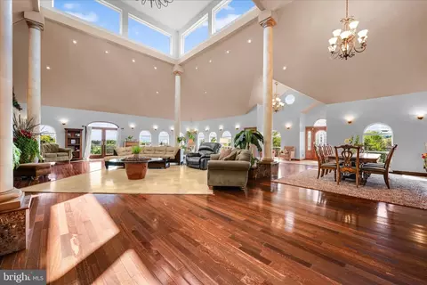 1076 Indian Cv, Auburn, PA 17922