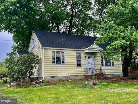 280 Fairview St, Tamaqua, PA 18252