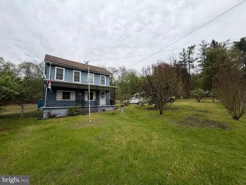 132 S Sunset Ln, New Philadelphia, PA 17959