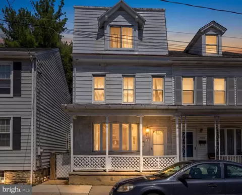 610 W Race St, Pottsville, PA 17901