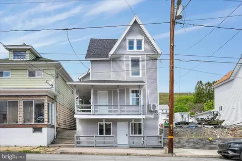 111 E 113 E Grand Ave, Tower City, PA 17980