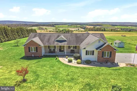 495 Rabbit Run Rd, Andreas, PA 18211