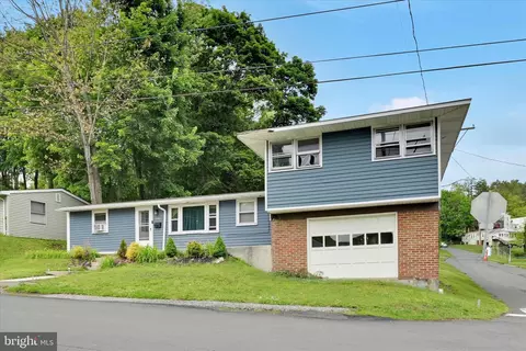 636 Snyder St, Pottsville, PA 17901