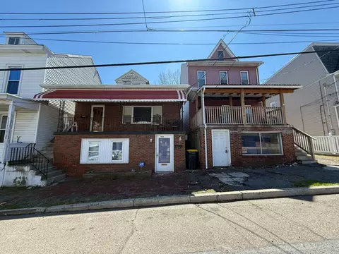 1715 1717 W Market St, Pottsville, PA 17901