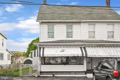 43 Lakeside Rd, Delano, PA 18220