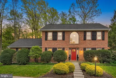25 Tall Oaks Dr, Pottsville, PA 17901