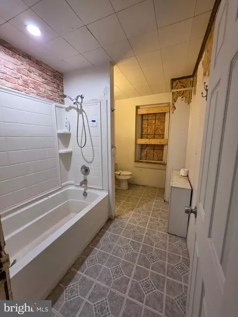 130 E Bacon St, Pottsville, PA 17901