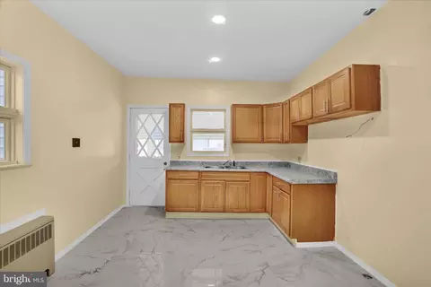 704 Laurel Blvd, Pottsville, PA 17901