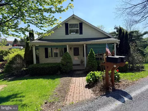 750 Brockton Mountain Dr, Barnesville, PA 18214