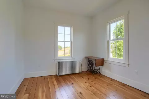 Bedroom - 144 Main Rd, Pitman, PA 17964 photo 4 of 8