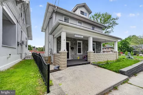 10 Laurel St, Pine Grove, PA 17963