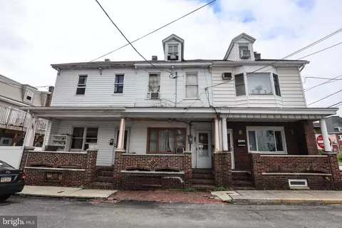 13 Lewis St, Minersville, PA 17954