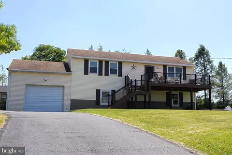 1414 Stag Dr, Auburn, PA 17922