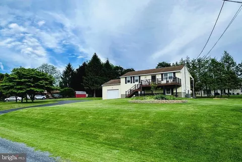 1414 Stag Dr, Auburn, PA 17922