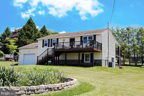 1414 Stag Dr, Auburn, PA 17922