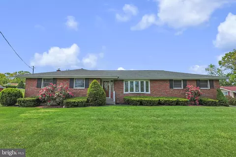 1004 Maple St, Pottsville, PA 17901