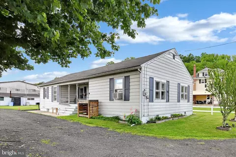21 Prescott St, Cressona, PA 17929