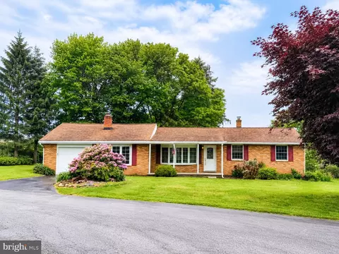 33 3rd Ave, Pottsville, PA 17901