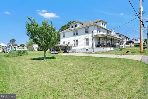 305 Gap St, Valley View, PA 17983