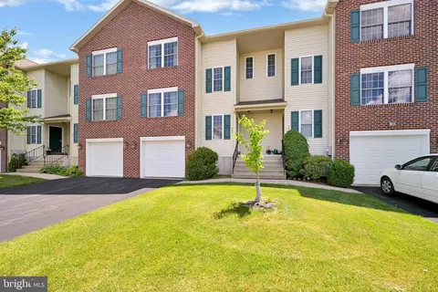 526 Lantern Green Way, Orwigsburg, PA 17961