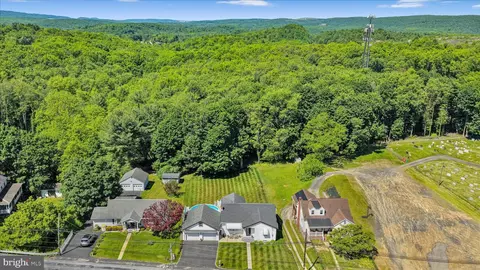 640 Minersville Llewellyn Hwy, Pottsville, PA 17901