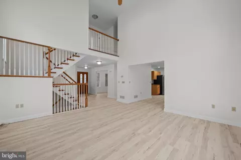Living - 2 Pinewood Cir, Hazleton, PA 18202 photo 3 of 4