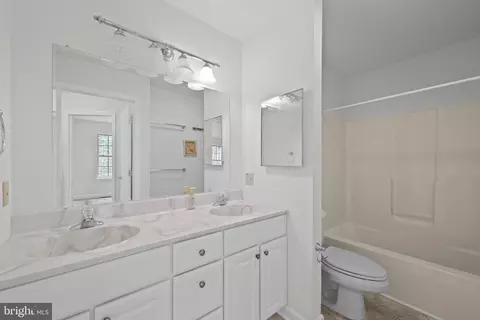 Bath - 2 Pinewood Cir, Hazleton, PA 18202 photo 6 of 6