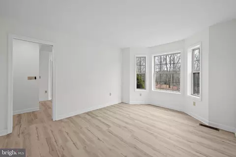 Living - 2 Pinewood Cir, Hazleton, PA 18202 photo 4 of 4